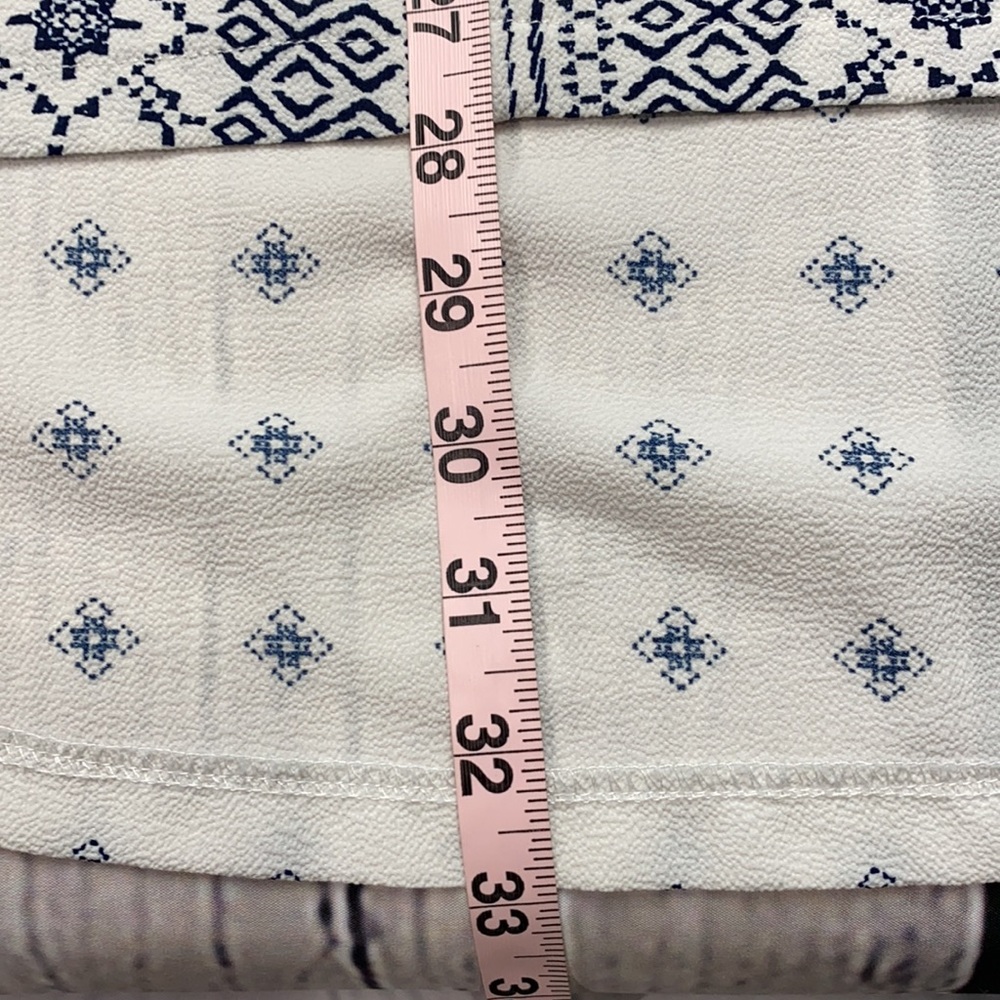 sunny leigh Cream & Navy Top Size: Large - Picture 12 of 17